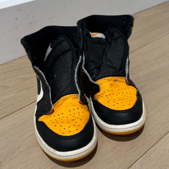 Nike Boys Jordan 1 Retro High OG Taxi. Size US 2.5Y - Picture 5 of 5